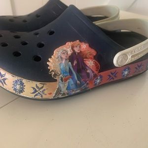Frozen II Crocs